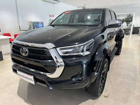 TOYOTA HILUX 2.8 D-4D TURBO DIESEL CD SRX PLUS 4X4 AUTOMÁTICO